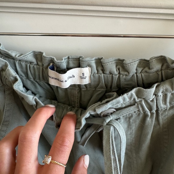 Abercrombie & Fitch Small Cargo Pants - Olive - Picture 3 of 7